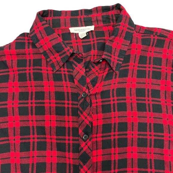 Beach Lunch Lounge SIZE L Red Black Plaid Ruffle Sleeve Button Shirt Top - Picture 2 of 8